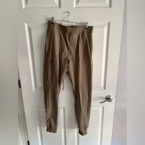 alo co-op joggers khaki size m